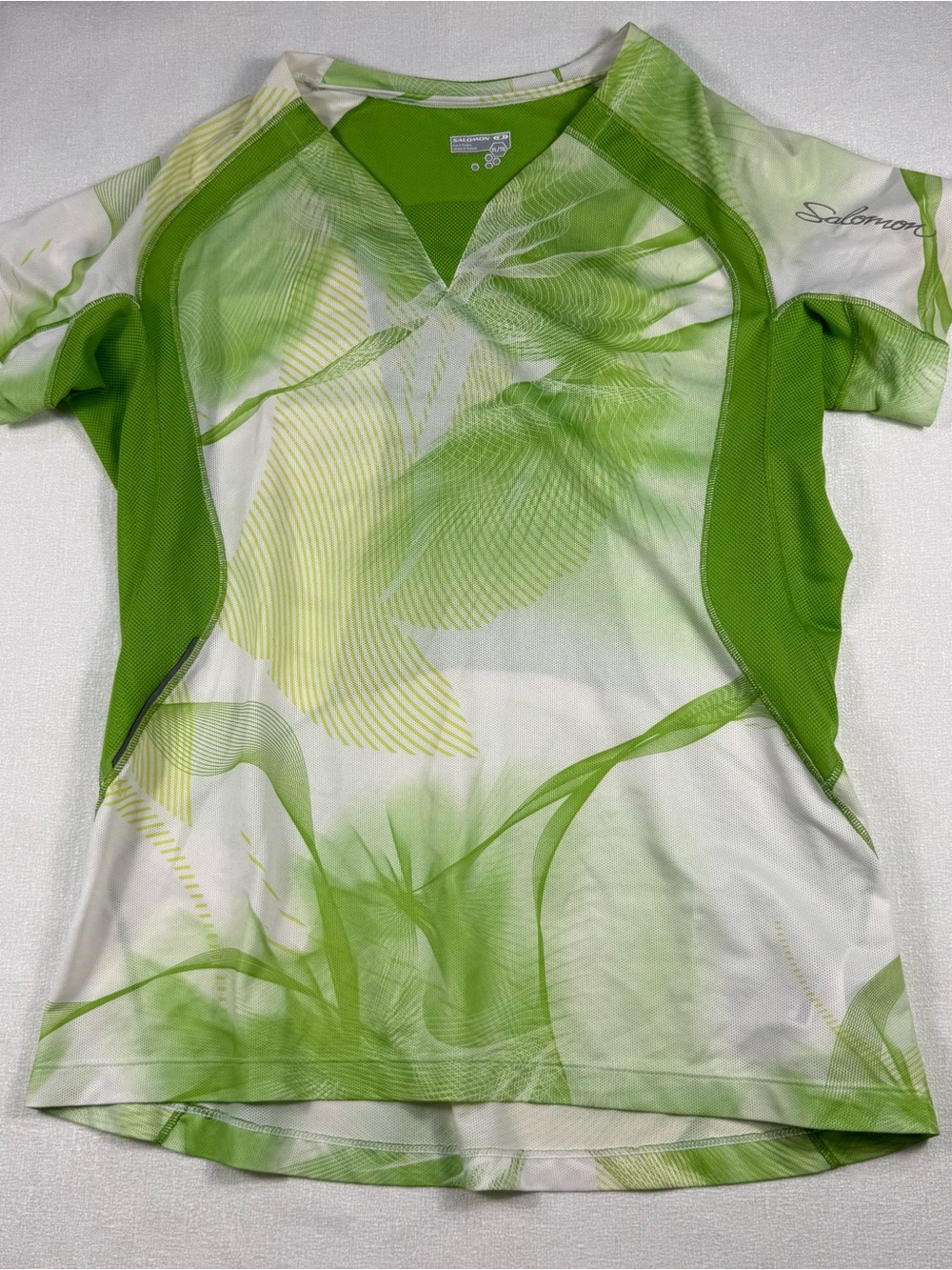 Salomon Women's XL Athletic Green Training Running Training Shirt